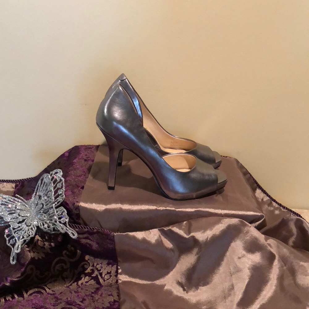 High Heels - Picture 2 of 7